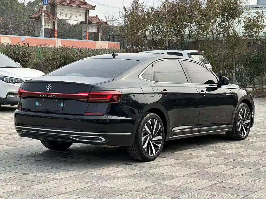 Volkswagen Passat 2022 — фото 8