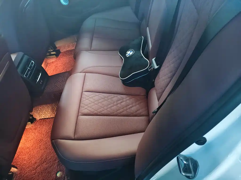 BMW 3 Series 2023 — фото 11