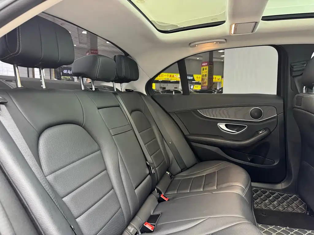 Mercedes-Benz C-Class 2018 — фото 12