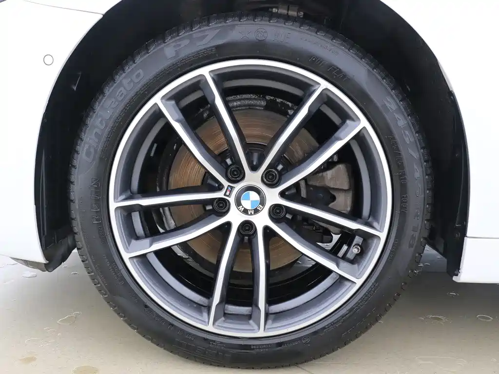 BMW 5 Series 2022 — фото 10