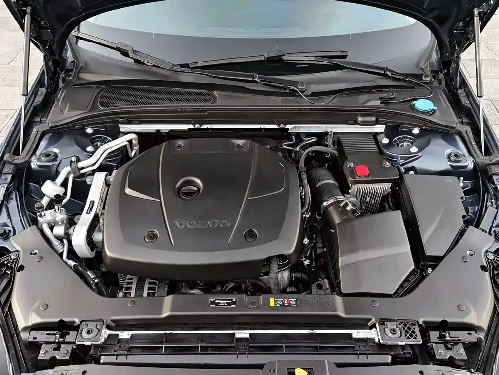 Volvo S60 2021 — фото 17