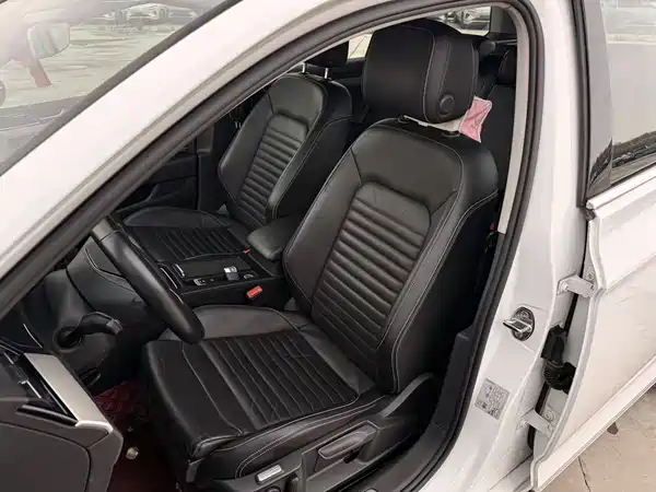 Genesis G70 2025