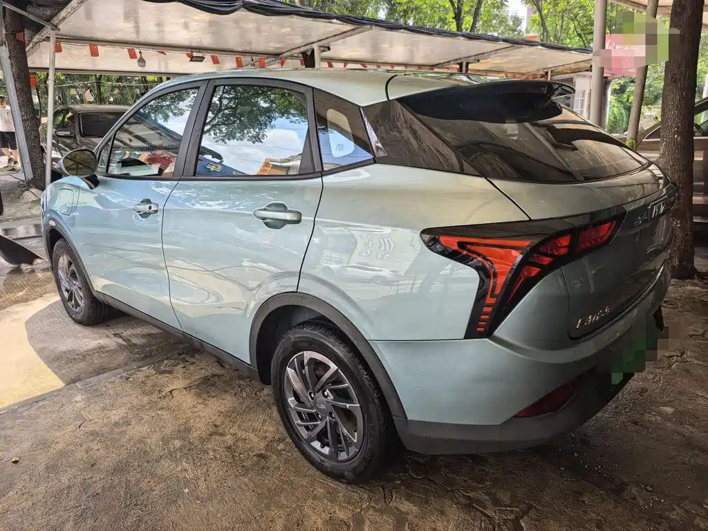 Neta V 2021