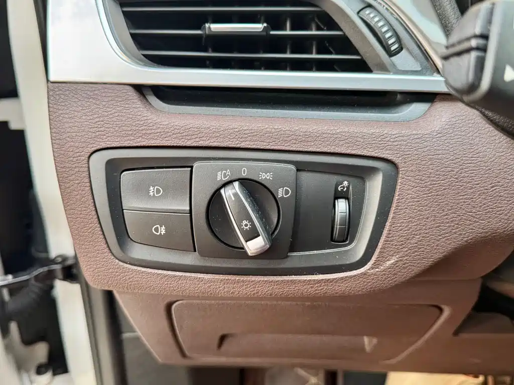 BMW X1 2017 — фото 15
