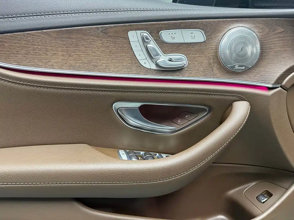 Mercedes-Benz E-Class 2022 — фото 6