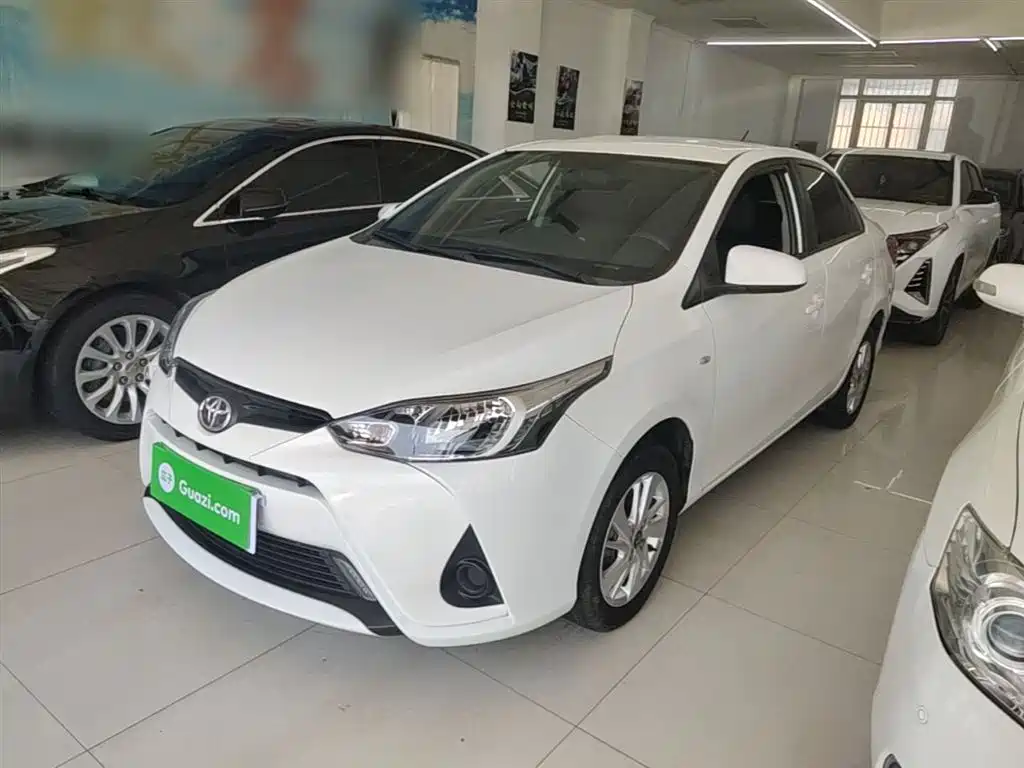 Toyota Yaris L 2019 — фото 1