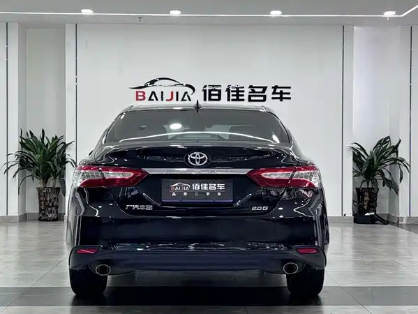 Toyota Camry 2021