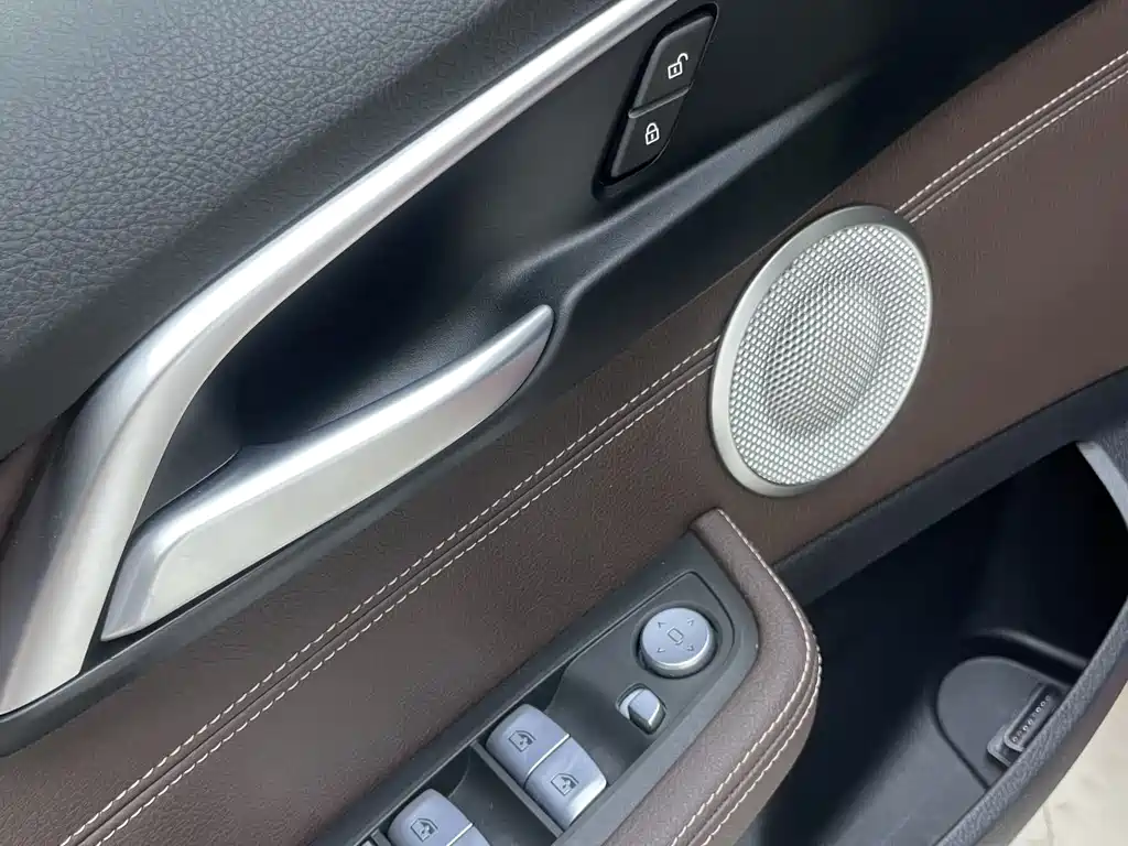 BMW 1 Series 2023 — фото 15