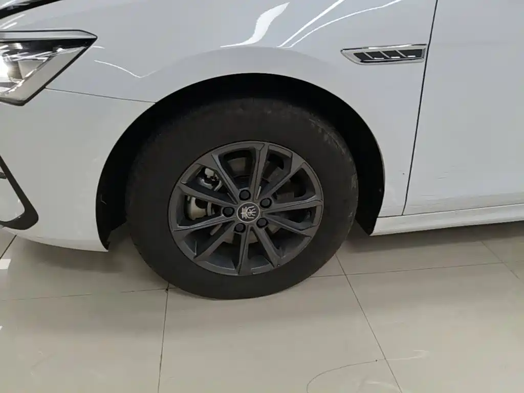 BYD Qin PLUS 2023 — фото 23