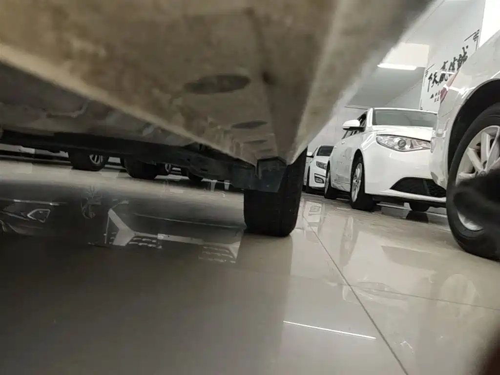 Toyota Yaris L 2019 — фото 22