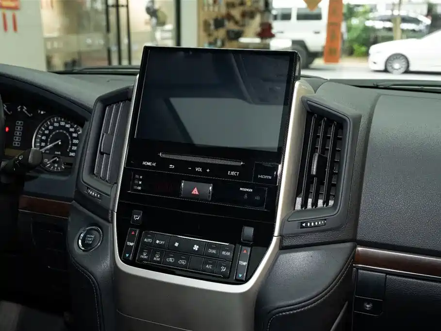 Toyota Land Cruiser 2019 — фото 14