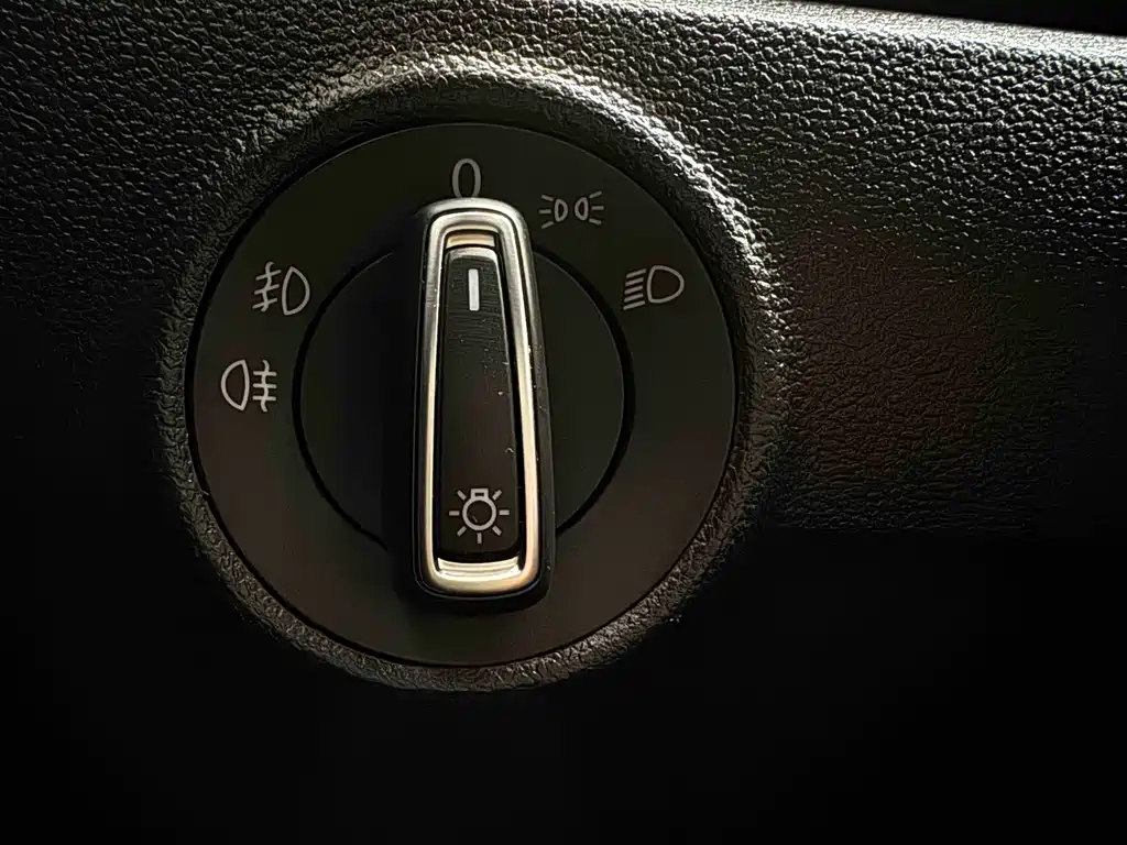 Volkswagen T-Roc 2021 — фото 11