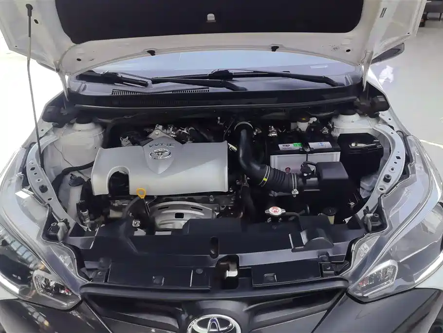 Toyota Yaris L 2019 — фото 10