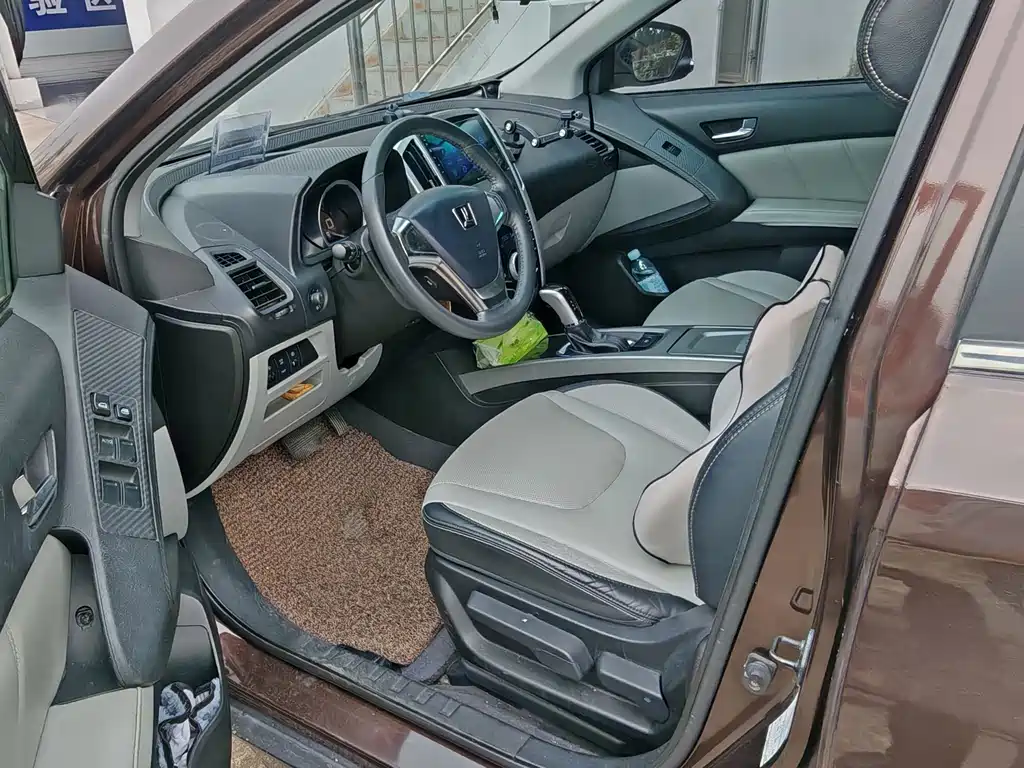 Luxgen You6 SUV 2014 — фото 4