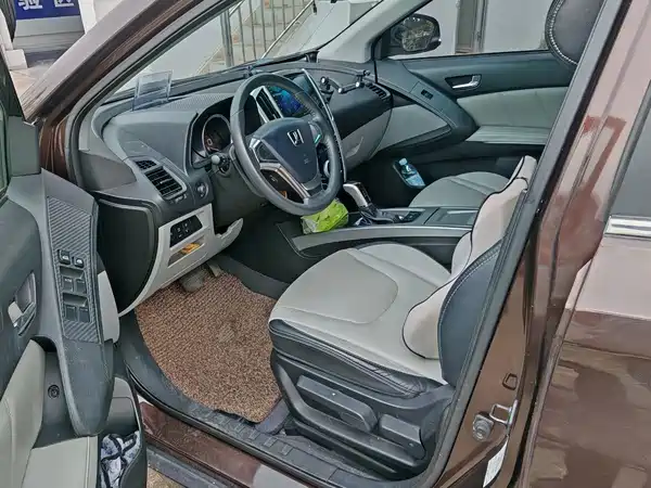 Luxgen You6 SUV 2014