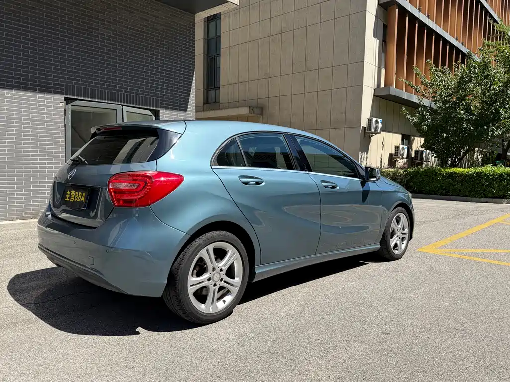 Mercedes-Benz A-Class 2015 — фото 18