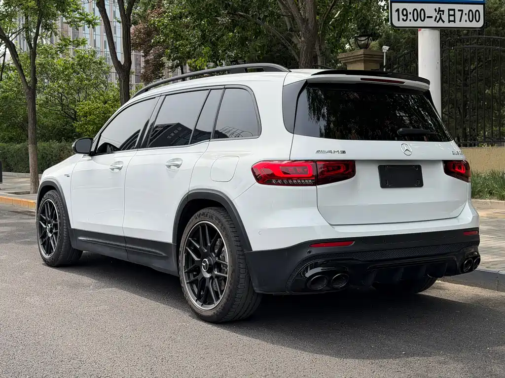 Mercedes-Benz GLB AMG 2023 — фото 5