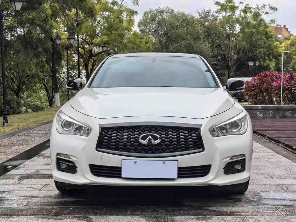 Infiniti Q50L 2017 — фото 2