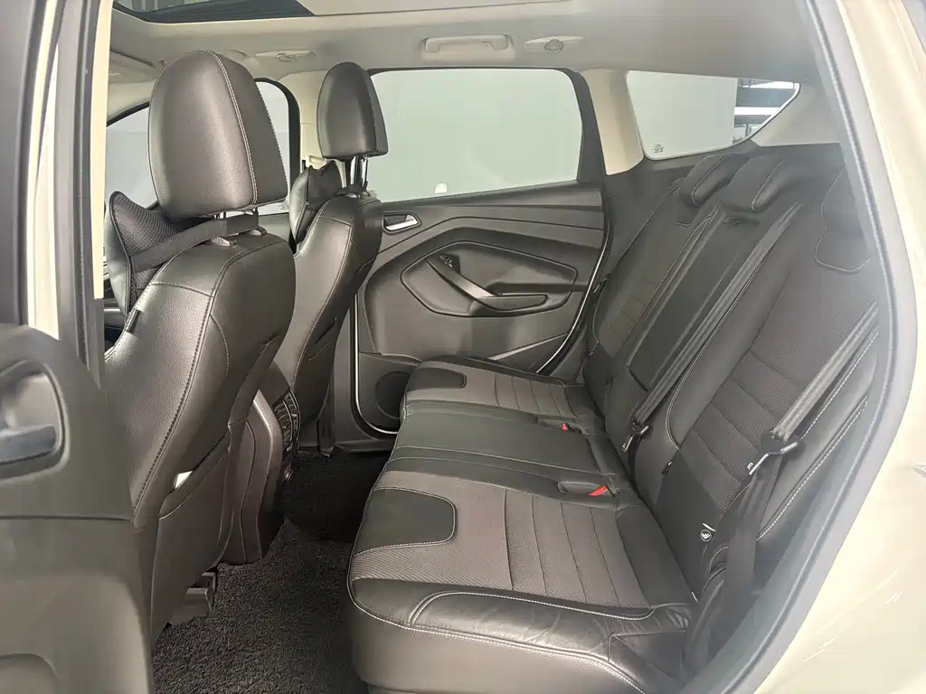 Ford Kuga 2015 — фото 14