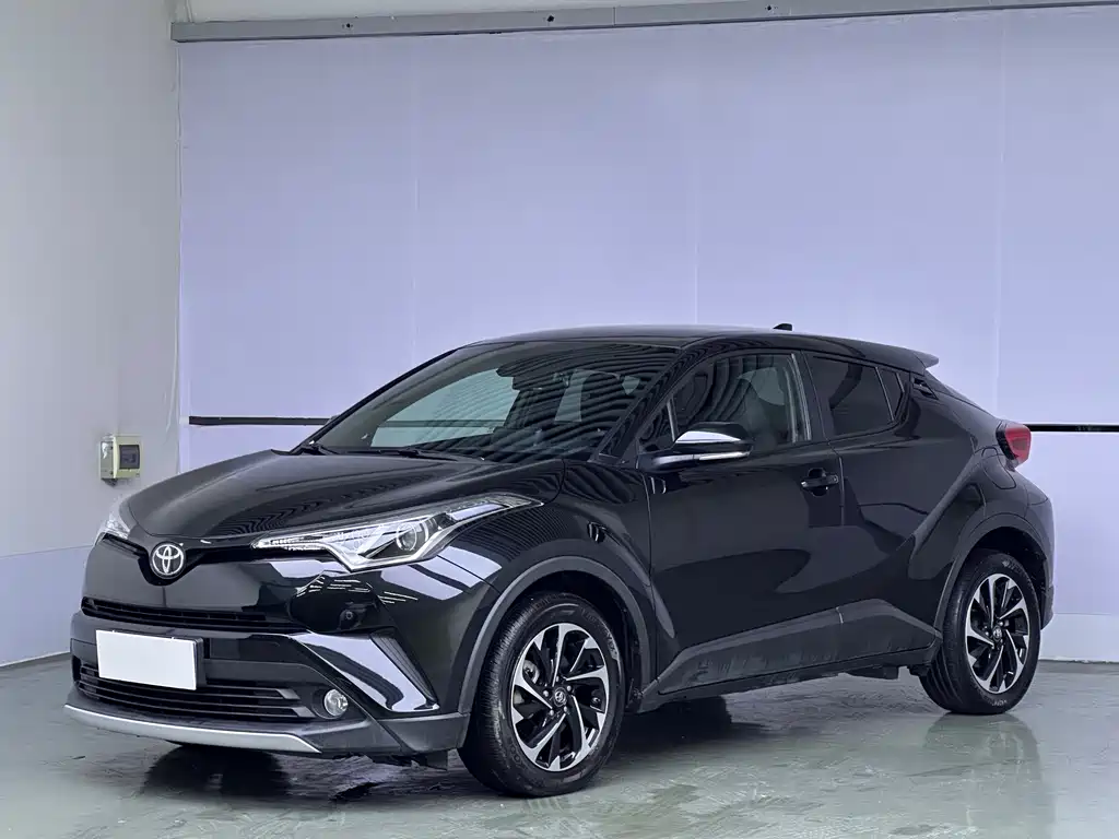 Toyota IZOA 2019 — фото 1