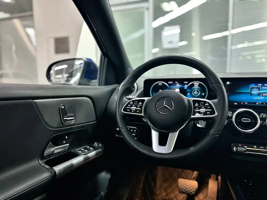 Mercedes-Benz GLA 2024 — фото 13