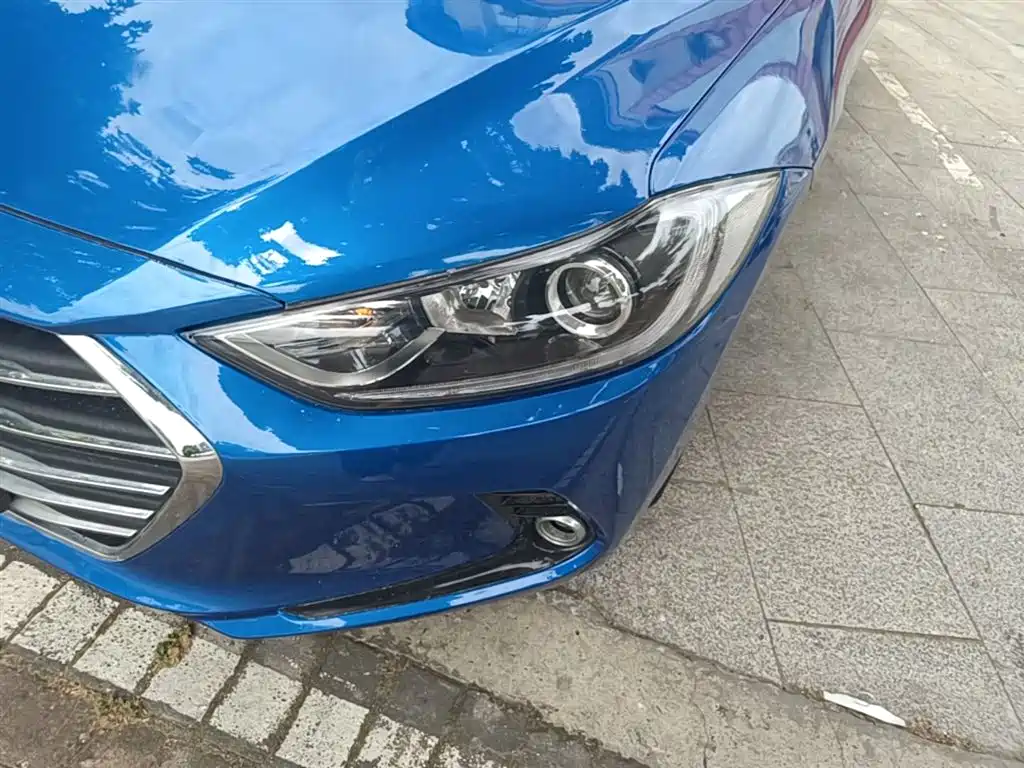 Hyundai Elantra 2018 — фото 24