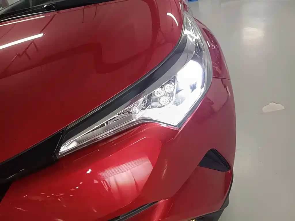 Toyota C-HR 2020 — фото 24