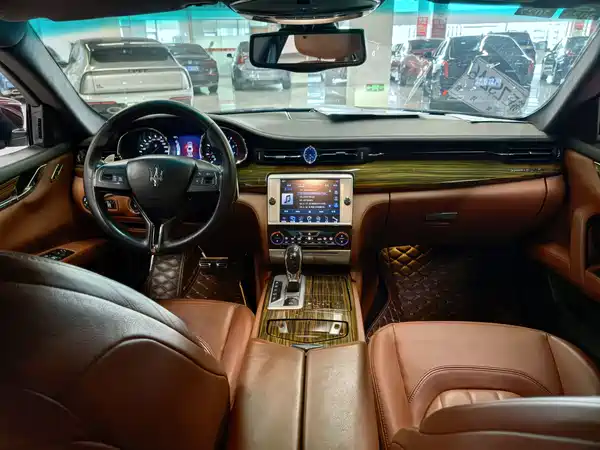 Maserati Quattroporte 2015