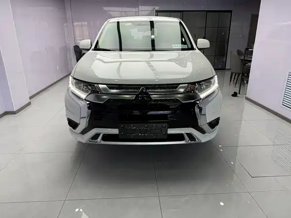 Mitsubishi Outlander 2022
