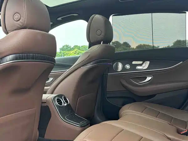 Mercedes-Benz E-Class 2022