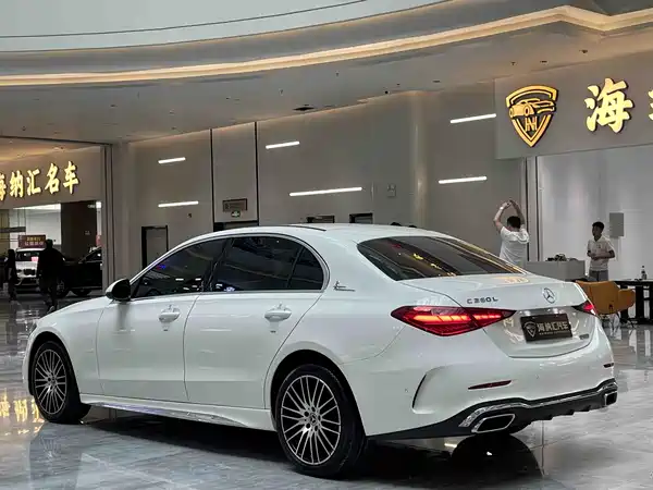 Mercedes-Benz C-Class 2024
