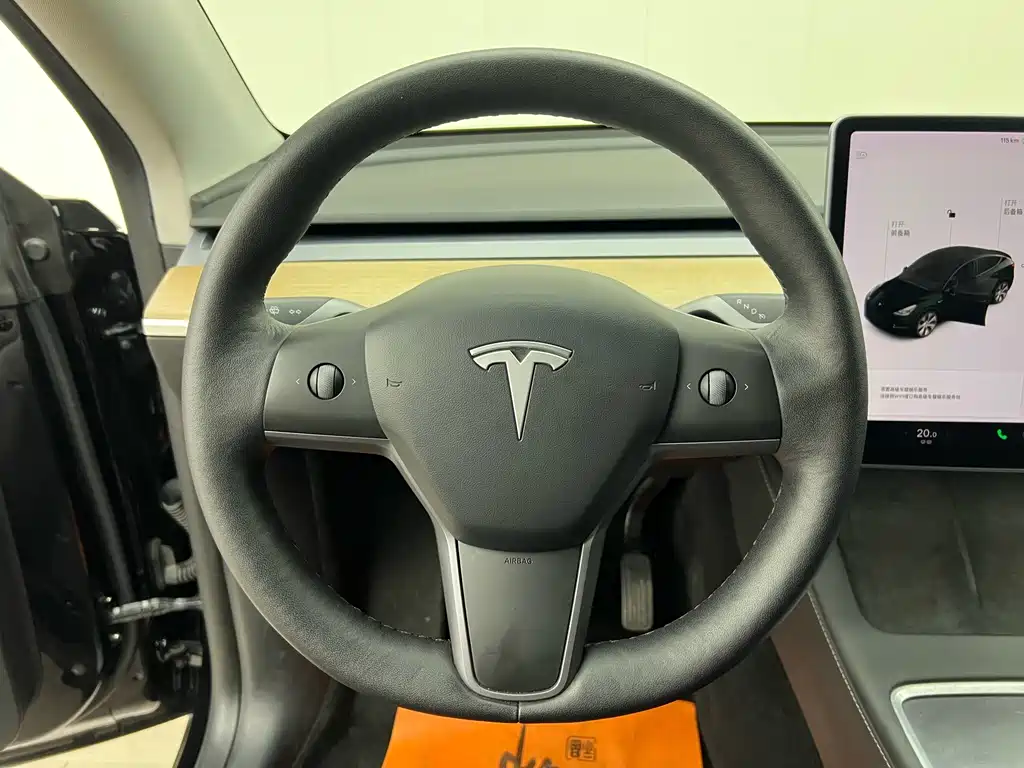 Tesla Model Y 2021 — фото 13