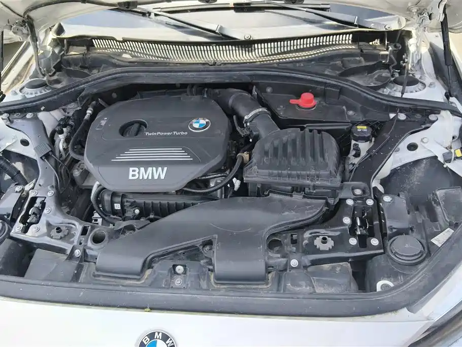 BMW 1 Series 2017 — фото 10