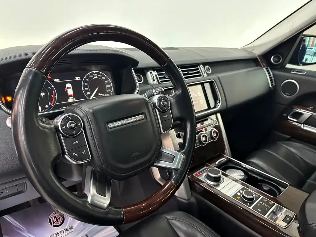Land Rover Range Rover 2017 — фото 16
