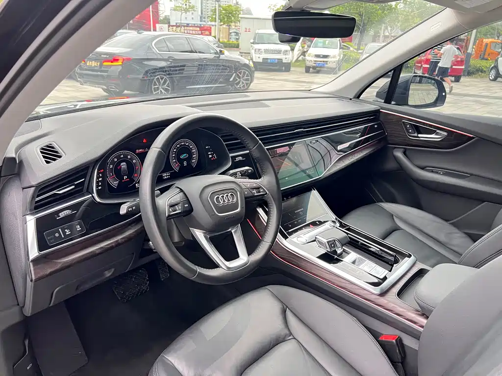 Audi Q7 2020 — фото 10