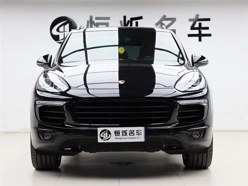 Porsche Cayenne 2016 — фото 30