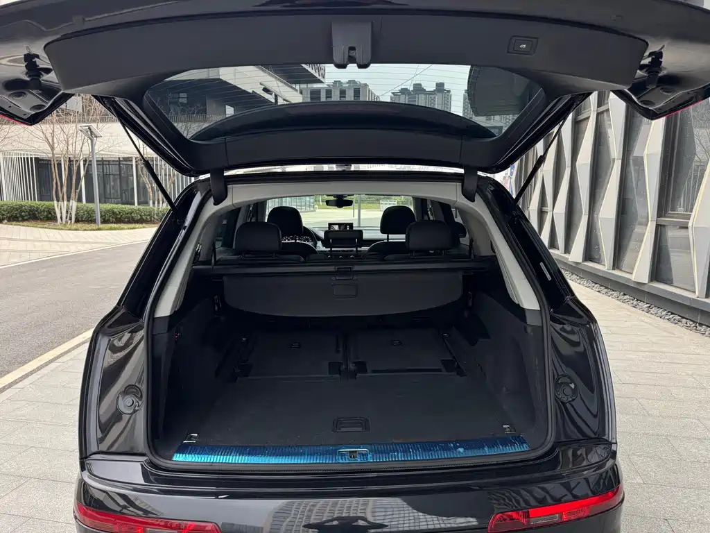 Audi Q7 2018 — фото 17