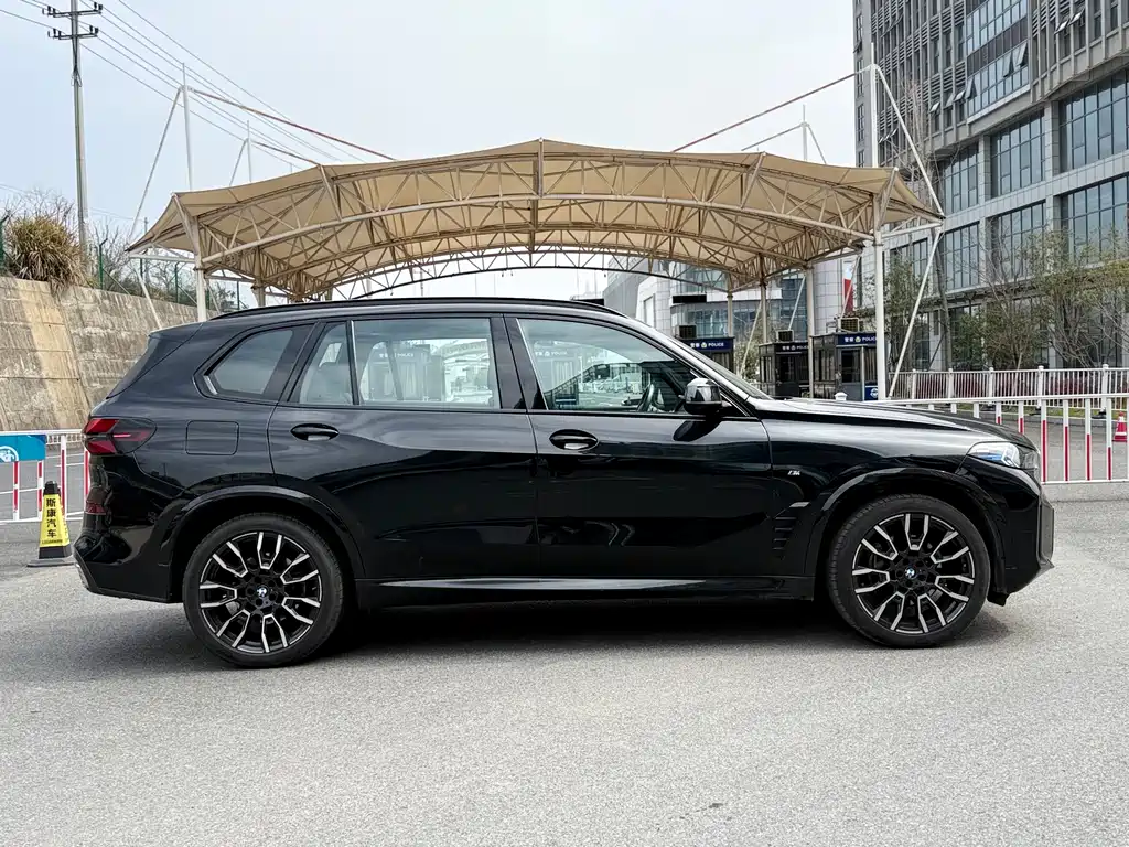 BMW X5 2025 — фото 7