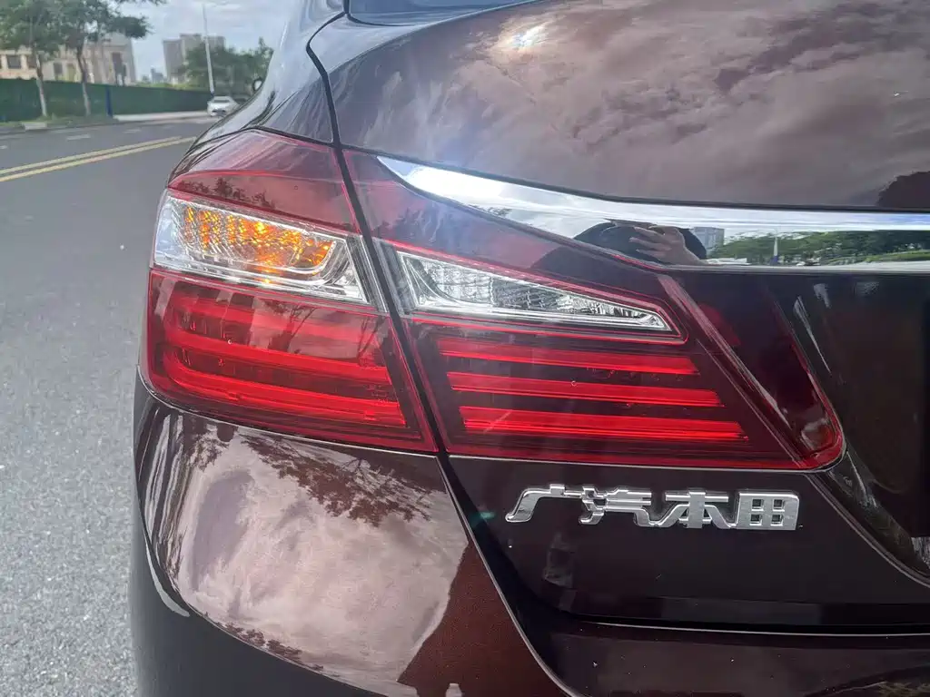 Honda Accord 2016 — фото 18