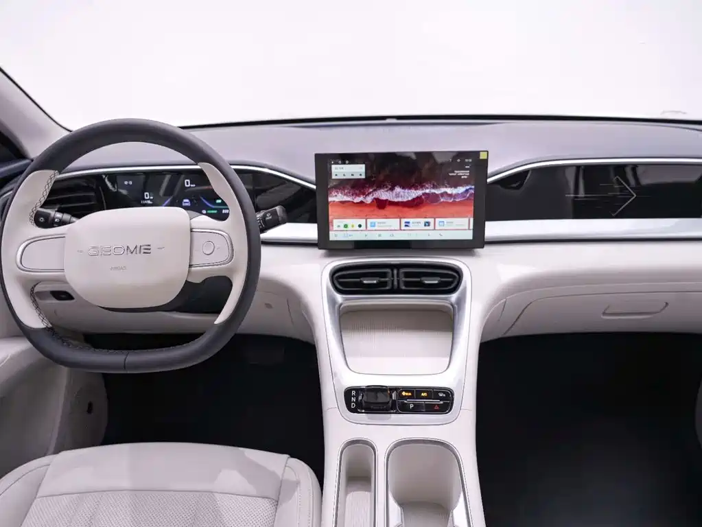 Geely Galaxy Starwish 2025 — фото 15