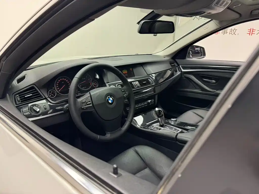 BMW 5 Series 2013 — фото 12