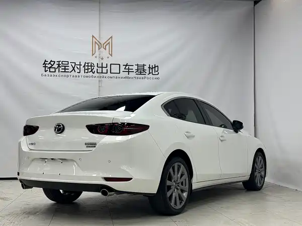 Mazda 3 Axela 2022