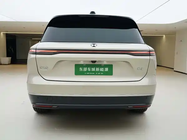 NIO ES8 2024