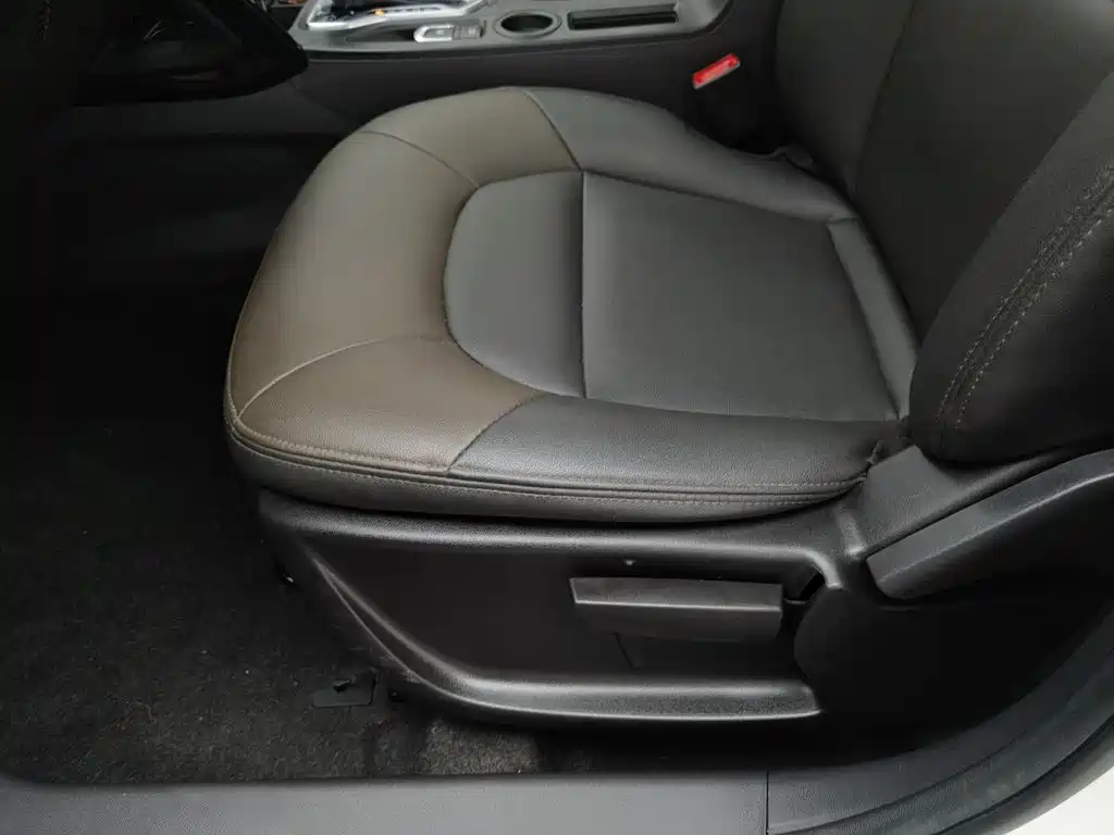 GAC Trumpchi GS4 2016 — фото 20