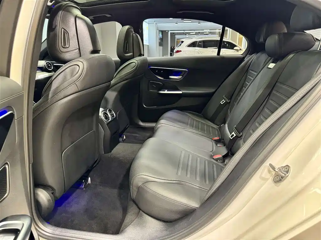 Mercedes-Benz C-Class 2023 — фото 21