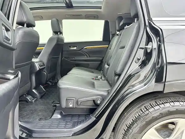 Toyota Highlander 2021
