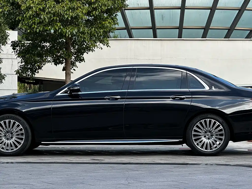 Mercedes-Benz E-Class 2022 — фото 14