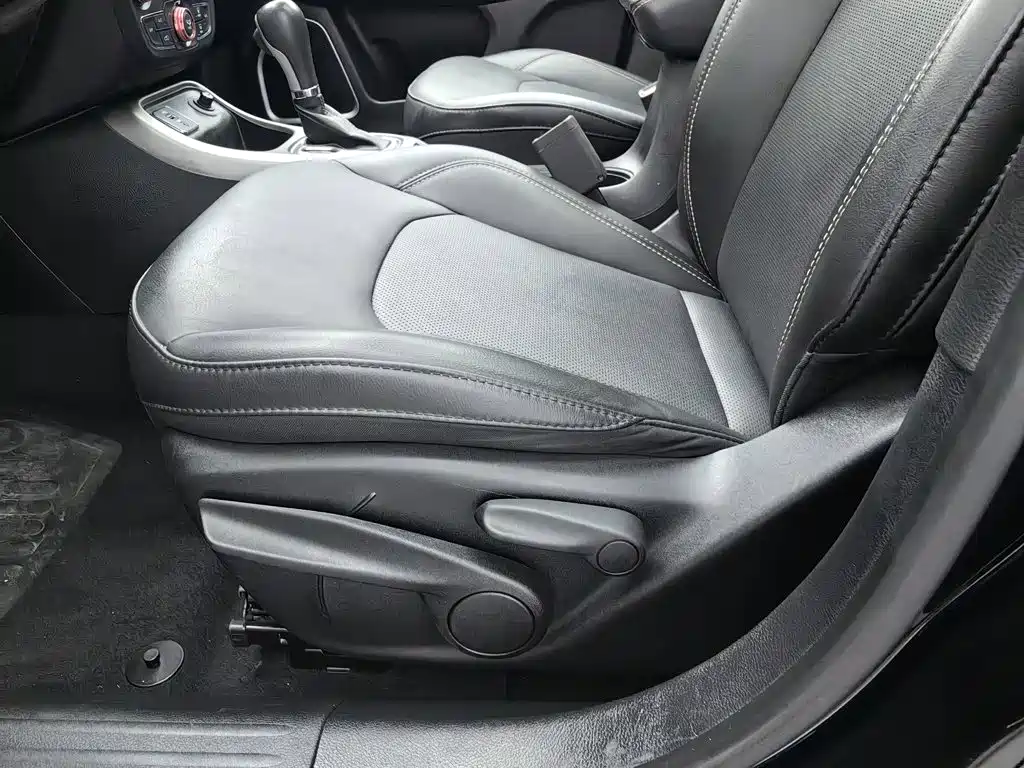 Jeep Compass 2018 — фото 20