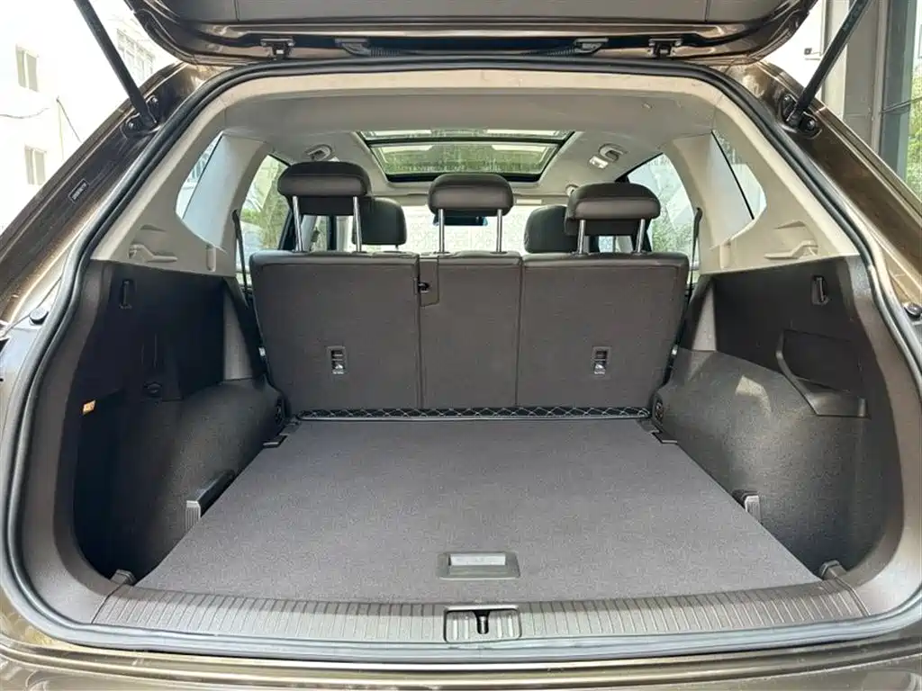 Volkswagen Tiguan L 2018 — фото 14