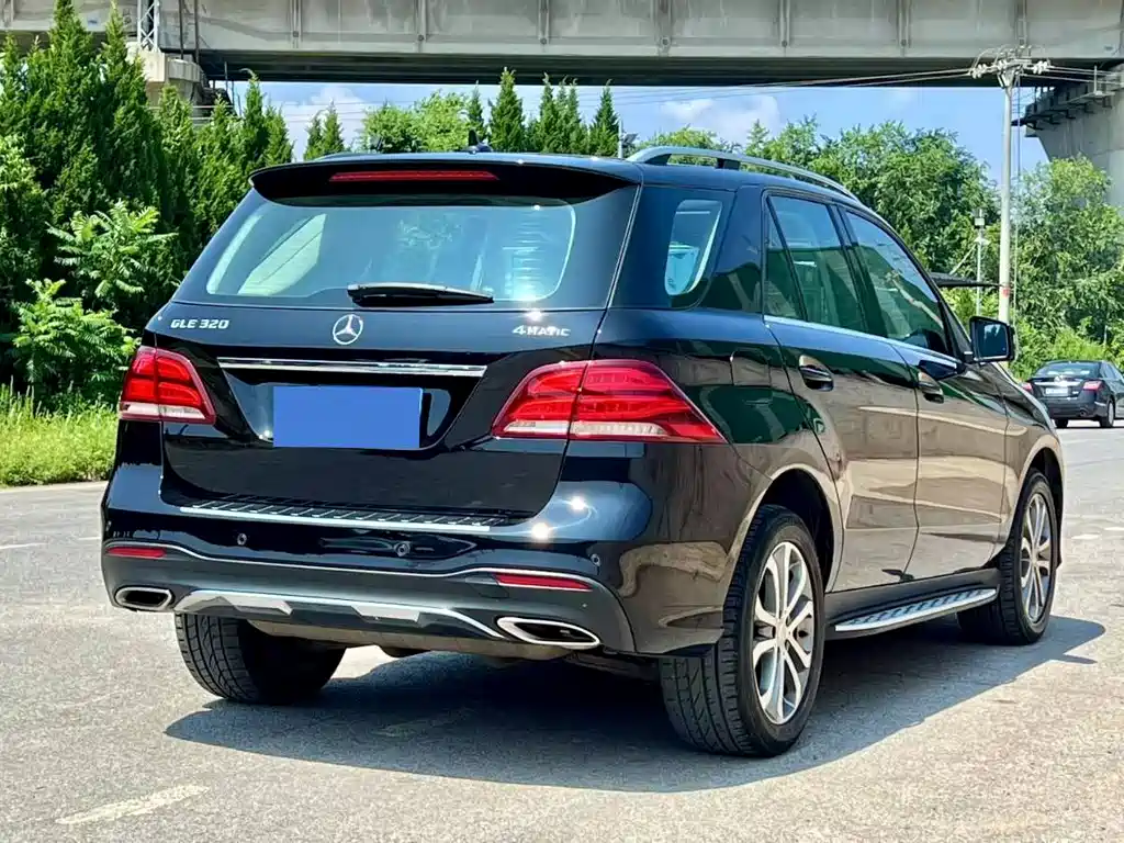 Mercedes-Benz GLE 2016 — фото 3